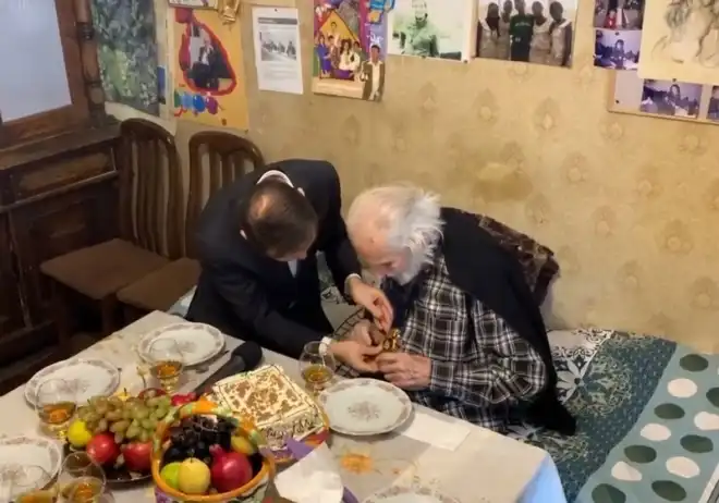 Քաղաքի տօնին առթիւ  Հայկ Մարութեան  այցելեց պատւավոր քաղաքացի  Երուանդ Մանարեանին