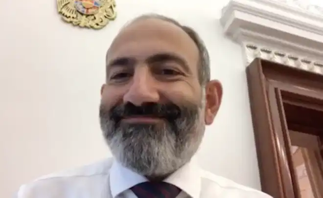 Իմ հոգու բոլոր մանուշակները, շուշաններն ու կակաչները ձեզ՝ սիրելի կանայք՝ մայրեր, քոյրեր, դուստրեր. Վարչապետ