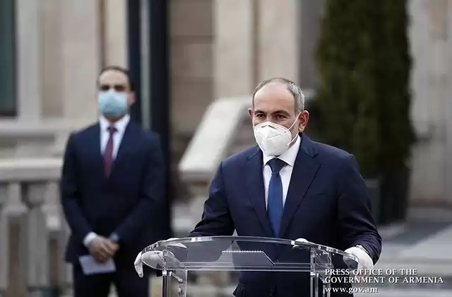 Որոշ  բարձրաստիճան պաշտօնեաներ   իրաւունք ունին  դիմակ չկրել. Պարէտատան նոր որոշումը