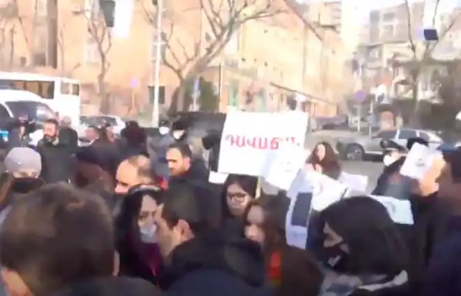 Բողոքի ցոյցերը վերսկսան Երեւանի մէջ (Տեսանիւթ)