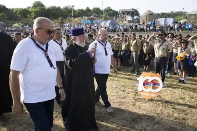 Ամենայն Հայոց Կաթողիկոսը մասնակցեց ՀՄԸՄ  համահայկական 11-րդ բանակումի փակման արարողությանը