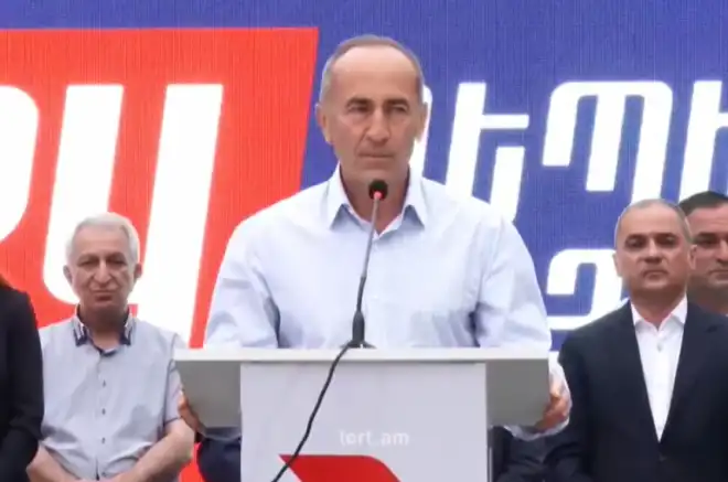 Քոչարեանի կարծիքով բանակը առաջնահերթութիւն է