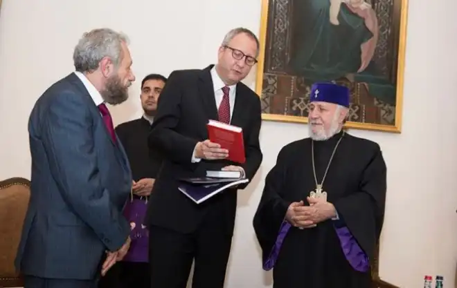 Ամենայն Հայոց Կաթողիկոսն ընդունեց Գերմանիայի Դաշնային սահմանադրական դատարանի նախագահին
