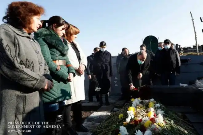 Փաշինեան իր դստեր հետ այցելած է Տաւուշի որոշ շրջաններ