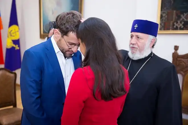 Ամենայն Հայոց Կաթողիկոսն ընդունեց շախմատիստ Լեւոն Արոնեանը