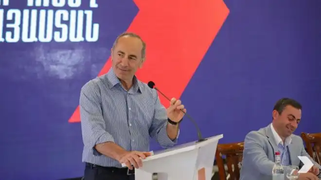 Քոչարեան հանդիպեցաւ Արարատի բնակիչներուն