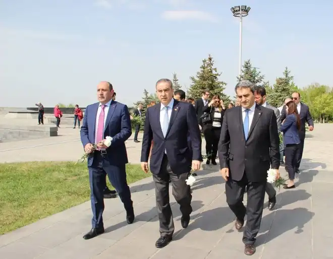 Միշել Ֆարաոնը՝ Ծիծեռնակաբերդում. Այս ողջ ցավի մեջ ես տեսա ապրելու հույսը. լուսանկարներ