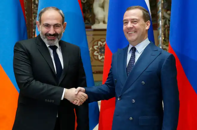Փաշինեան շնորհաւորեց Ռուսաստանի վարչապետ Մէտվէտէիւի ծննդեան տարեդարձը