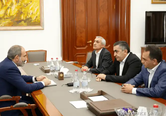 Փաշինեան դարձեալ Հանդիպած է ՀՅԴ ներկայացուցիչներուն հետ