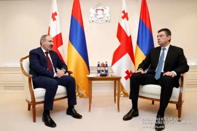 Ընդհանրապէս դրական շեշտերով.Կայացաւ Փաշինեան-Կախարիա հանդիպումը Թիֆլիսի մէջ