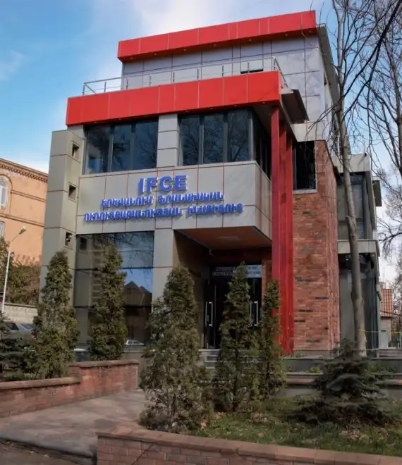 Փարիզից հայ բժիշկ Նորբեր Ավետյանի նախաձեռնությամբ Երեւանում ուռուցքաբանական կենտրոն է կառուցվել