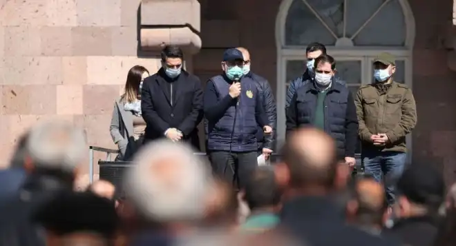 Փաշինեան ապրիլին հրաժարական պիտի տայ