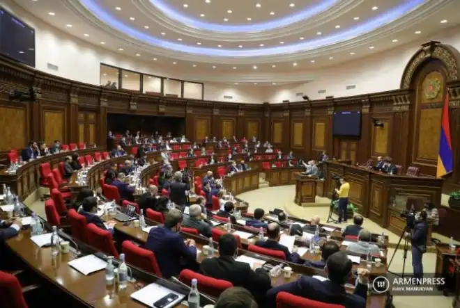 Մեկնարկած է «Իմ Քայլ»ի հրաւիրած ընտրական օրէնքի քննարկման ԱԺ արտահերթ նիստը