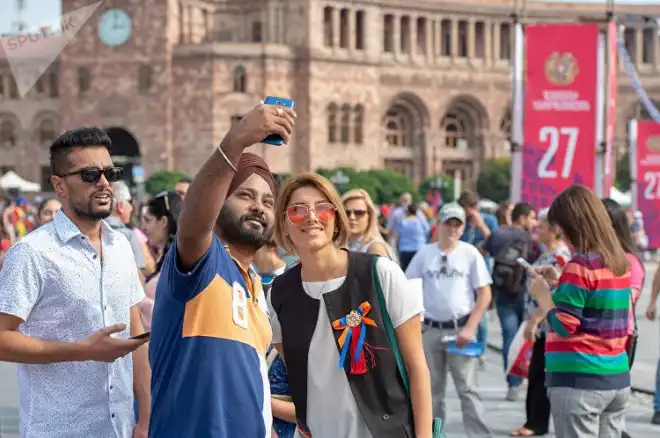 Արտագաղթն ու ներգաղթը մեր տան նժարին վրայ.Կարօ Արմէնեան