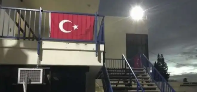 Թրքական դրօշակներ կ՛անպատուեն հայկական երկու վարժարաններ Լոս Անճելըսի մէջ