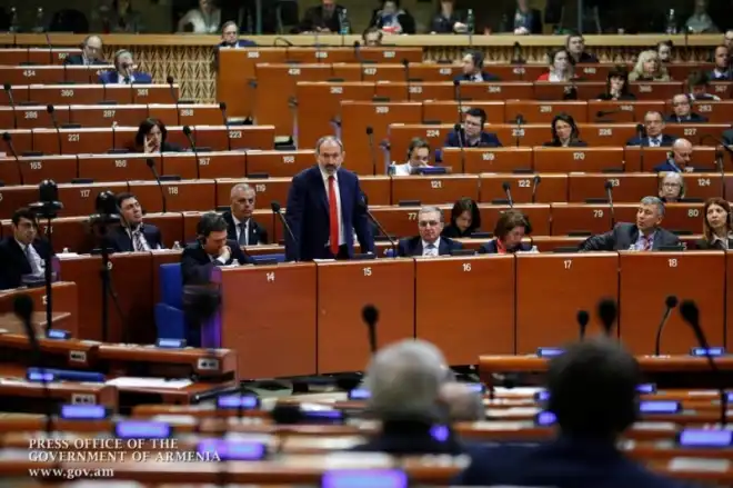 Փաշինեան յաջողութեամբ անցաւ միջազգային ասպարէզի քաղաքական առաջին քննութենէն