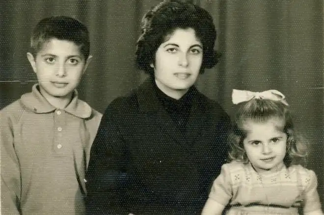 Թորգոմ. Մօրս կարի մեքենային մեղեդին