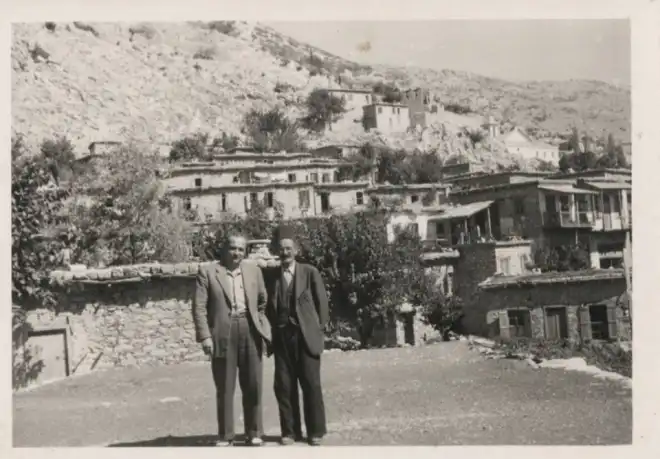 Քեսապի եկեղեցական, դպրոցական եւ բնակարանային հնագոյն շինութիւնները. Լուսանկարներ