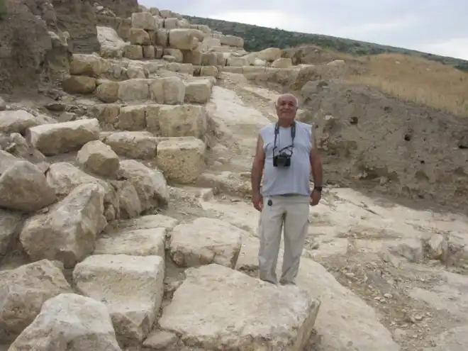 Ճերմակ քաղաքը մնաց հեռուն...