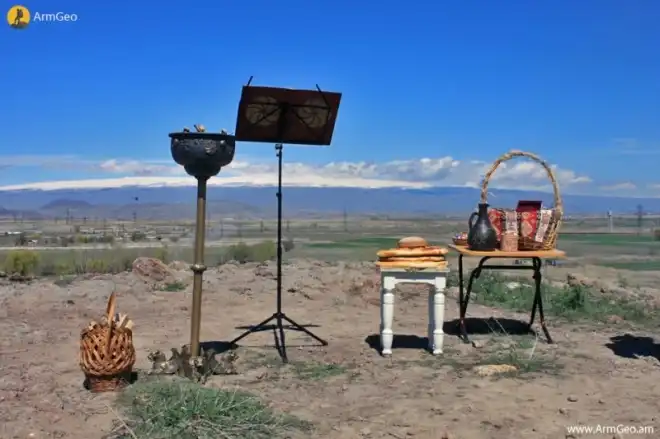 Զատիկ եւ Յարութիւն շունչ.  Գէորգ Պետիկեան