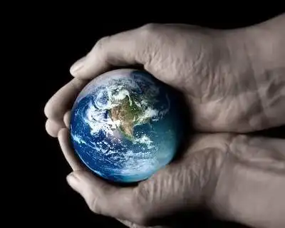 Ի՞նչ Անցեալ, Ի՞նչ  Ապագա՜յ. Աւօ Ափոշեան