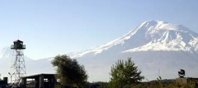 Թուրքիոյ հետ յարաբերութիւններու դժուարին օրակարգը. Խմբագրական «Մասիս»ի