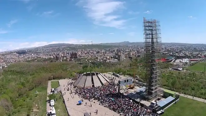 Վաւերագրական նոր ժապաւէնը 1915ի Ցեղասպանութիւնը կը կապէ՝ Ատրպէյճանցիներու ձեռամբ հայերու վերջին սպանութիւններուն հետ