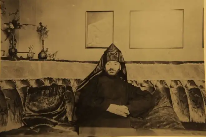Անցուդարձ՝ Կոմիտասի շուրջ