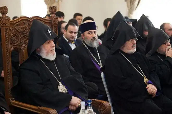 Պոլսոյ   Աթոռը   վճռորոշ օրերու  առջեւ.  Տեղապահի ընտրութիւնը յառաջիկայ  15 Մարտին