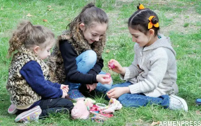 Դե՛ռ կը քալենք՝ Յարութեան հետքերով