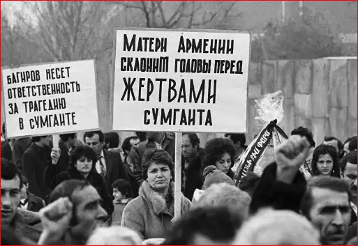 Սումկայիթեան Ջարդեր, պատմական զուգահեռներ եւ դասեր.Արտաշէս Շահբազեան