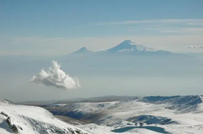 Երկիրը Երկիր Է. Ռաֆֆի  Տուտագլեան