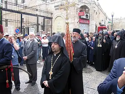 Վեղարներ Կան, Որ Մեր Հաւատքի  Լեռը Գրկած  Կը Քալեն/Սագօ Արեան