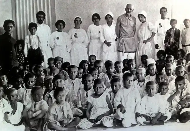 Հովհաննես Թումանյանի  որբախնամ գործունեությունը