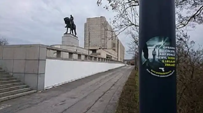 Իսրայէլի Միջոցով Չեխիա Ապօրինի Զէնք Կը Վաճառէ Ատրպէյճանի