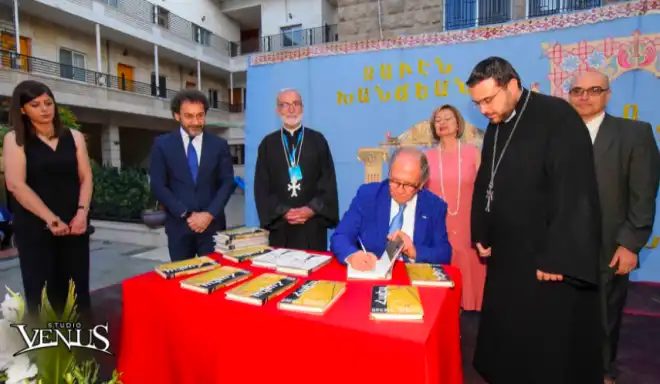 «Լոյս  կը ցողար  սրահին մէջ...»Զաւէն  Խանճեանի հատորները ներկայացուեցան Հալէպի մէջ