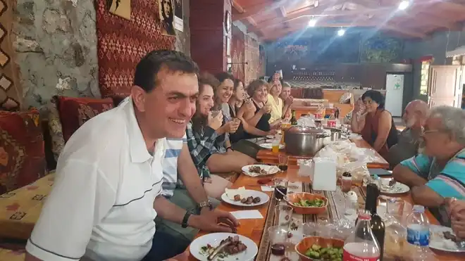 «Դիշ Քիրասի». Ուրախ քեֆ Արարատի փեշերին