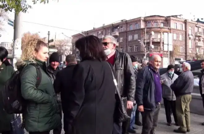 «Մեր ժողովուրդը մնացած է անտէր». Աղաւնոյի եւ Բերձորի բնակիչներ բողոքի հաւաք կատարեցին (Տեսանիւթ)