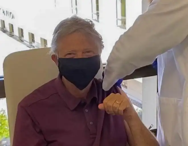 Պիլ Կէյթց «Քորոնա»ի դէմ պատուաստ ստացաւ