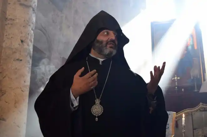 «Եթէ հարկ ըլլայ, մենք դարձեալ խրամատ պիտի երթանք...» Տաւուշի թեմի Առաջնորդ