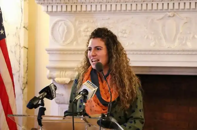 Ռոտ Այլընտ շրջանին մէջ Դեմոկրատականները ունին հայ ներկայացուցիչ՝ Քեթրին Ղազարեան