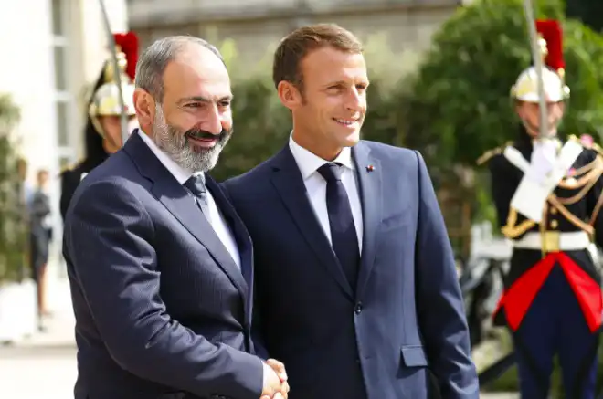 Փաշինյանը մեկնում է Փարիզ եւ Բրյուսել