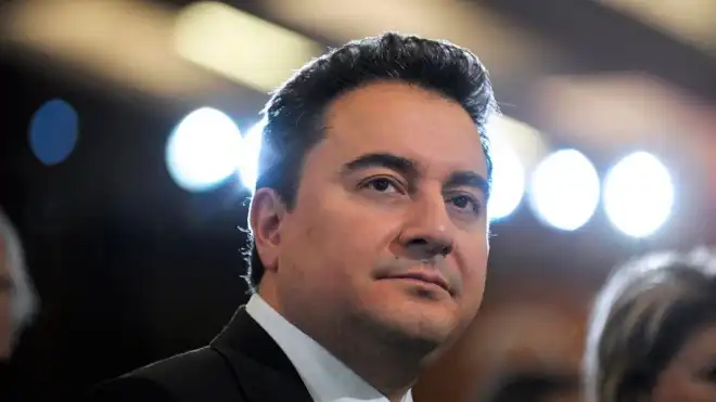 Ալի Պապաճանէն «հրձիգ» յայտարարութիւն «Թուրքիան  ներկայիս «թմրապետութիւն» է»