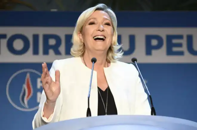 Մարին Լը Փէն. «Արգիլել գլխաշոր կրելը»