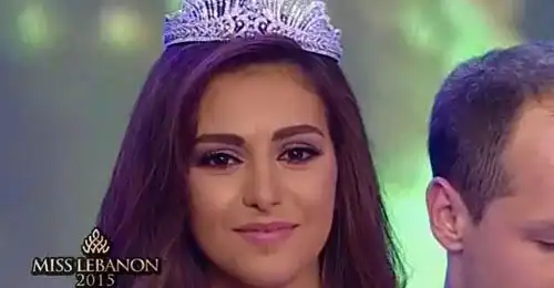 Վալէրի Ապու Շաքրա  Լիբանանի  2015   Տարուան Գեղեցկուհի Ընտրուեցաւ