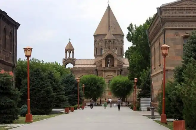 Մայր աթոռը հրապարակել է Սուրբ Էջմիածնում Ավագ շաբաթվա արարողությունների ժամանակացույցը