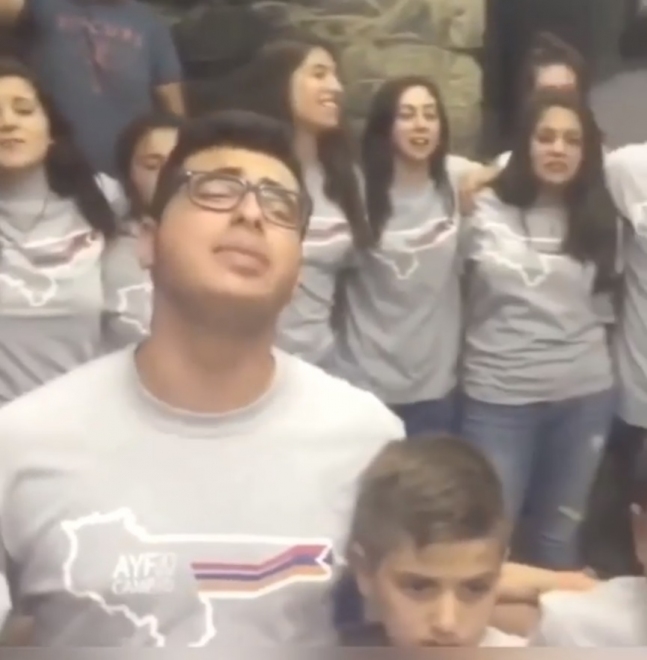 «Պիտ պաշտպանեմ».  ամերիկաբնակ հայ պատանիների հուզիչ կատարումը. Տեսանյութ