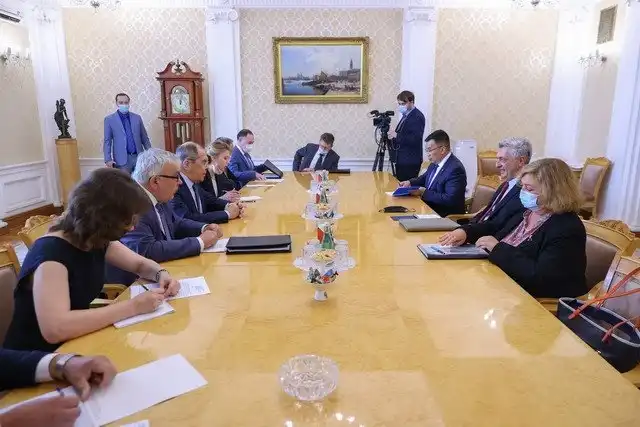 Լաւրով-Կրանտի քննարկում. Թեման Արցախէն տեղահանուածներու վերադարձն է