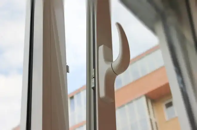 Դժբախտ պատահար Երեւանի  մէջ. «Քովիտ»ով  հիւանդը ինքզինք նետած է հիւանդանոցի սենեակէն