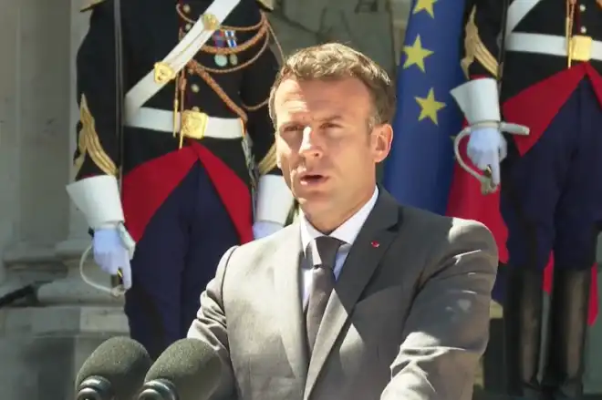 Մաքրոն. Ատրպէյճան պէտք է դուրս բերէ իր զօրքերը Հայաստանէն